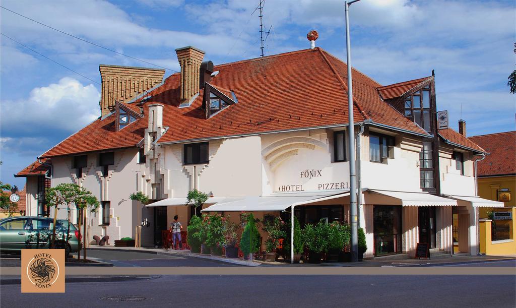 Hotel Fonix Pécs Exterior foto